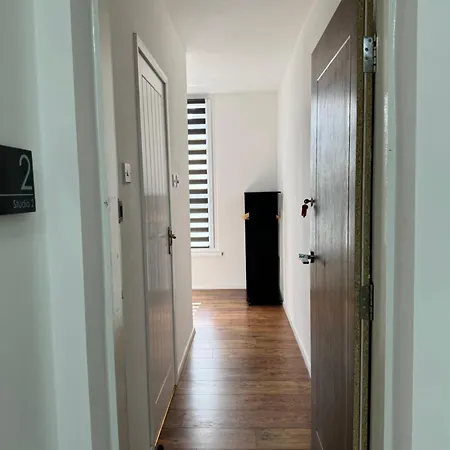 Studio In Bolton Town, Short Stay Studio 2 Экстерьер фото