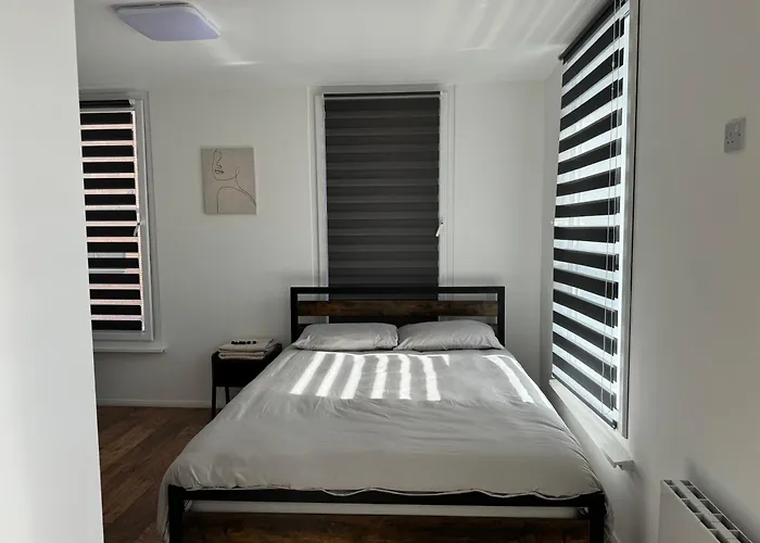 Studio In Bolton Town, Short Stay Studio 2